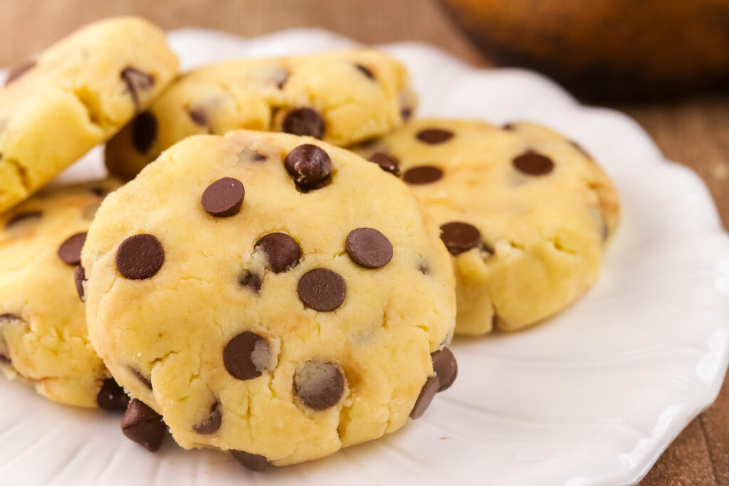 Keto No-bake Chocolate Chip Cookies